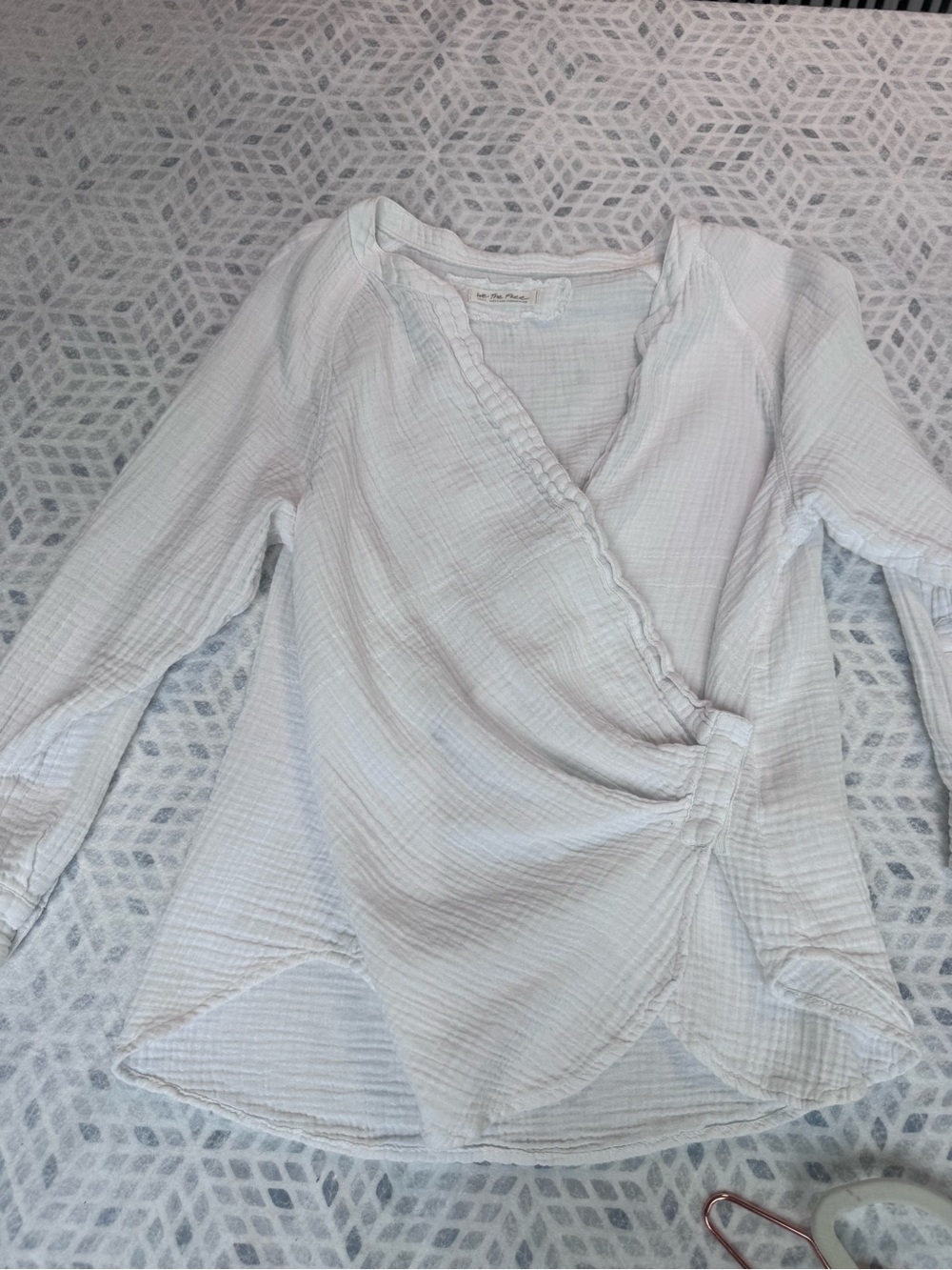 Free People We The Free White Gauze Wrap Top Boho Cottage Coastal Layering med - Picture 2 of 9